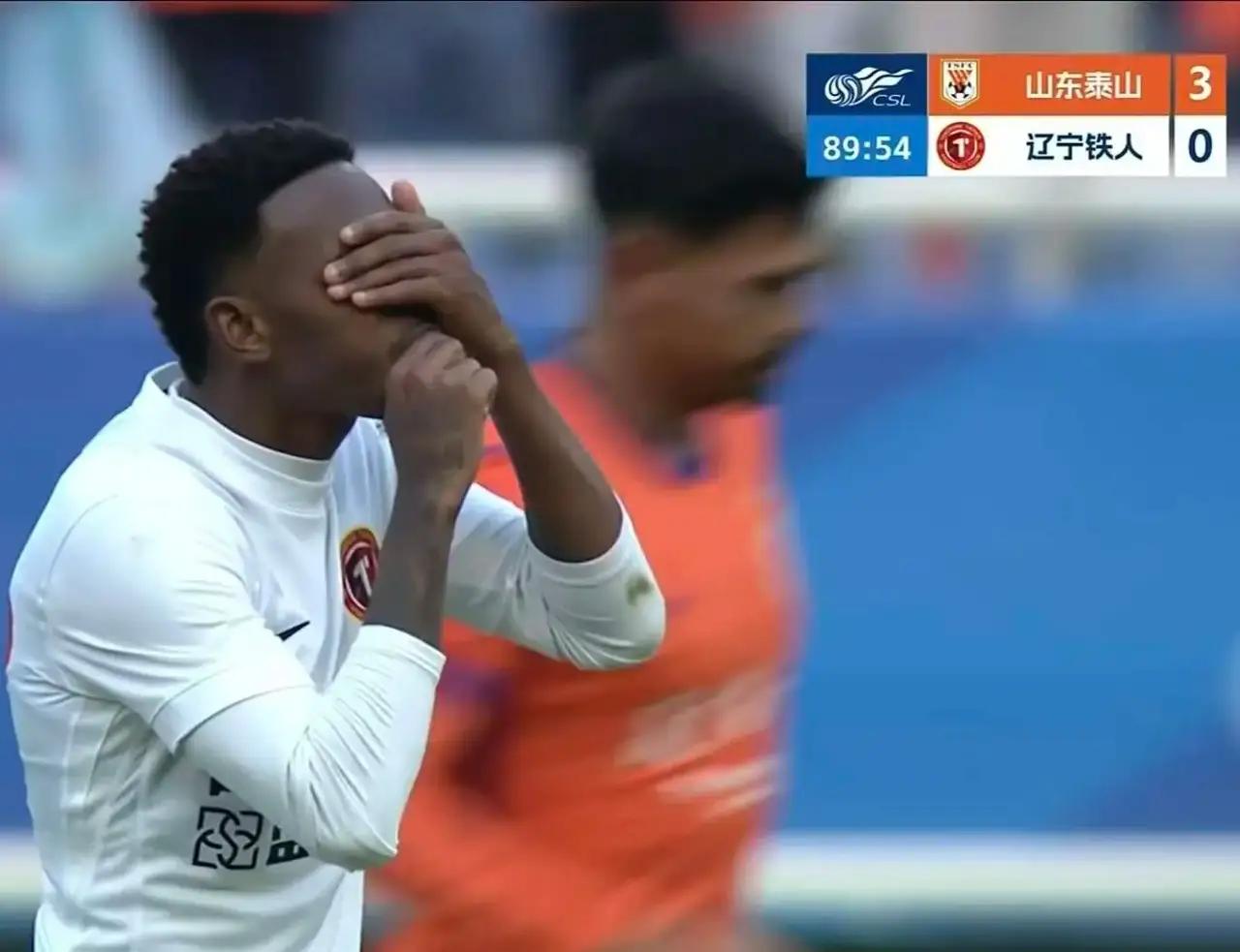 450万欧的中超标王挺坑的！辽宁铁人转会标王热菲尼奥首战表现不佳，但形象化展