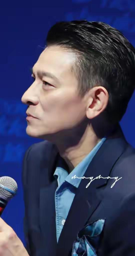 你能相信这是64岁的刘德华吗？帅了一辈子的刘德华。华人圈绝对真正第一巨星的神话偶