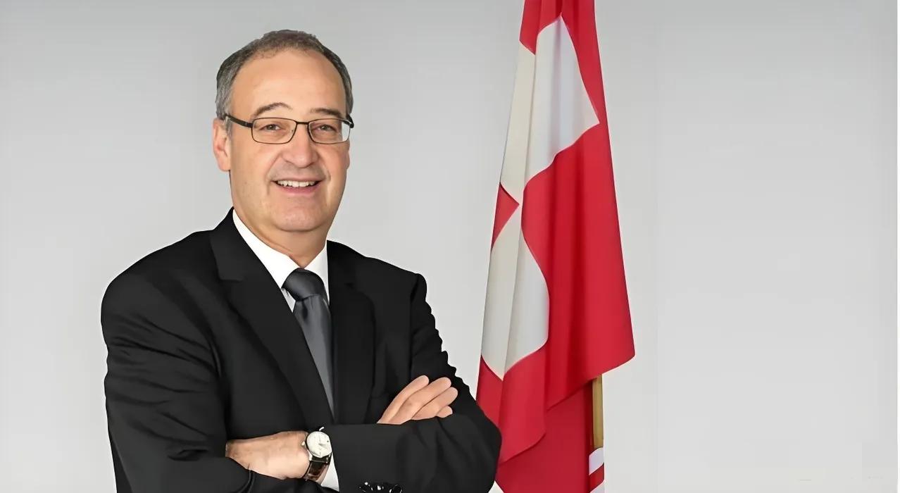 笑惨了！瑞士正面硬刚特朗普：我就不供货，你能咋地！国际名场面又炸场了！瑞士直