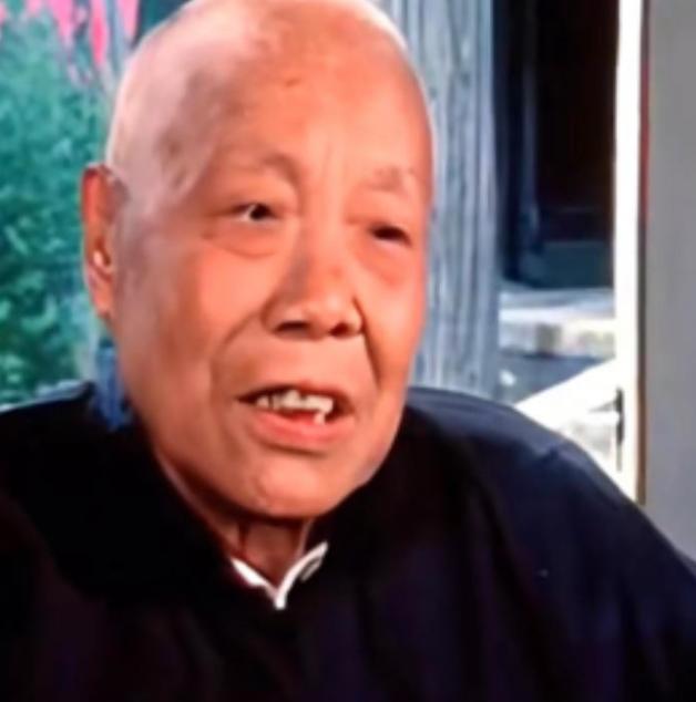 清朝太监回忆：妃子洗澡从不用手和避讳太监，十分侮辱人。中国最后一个太监孙耀庭回忆