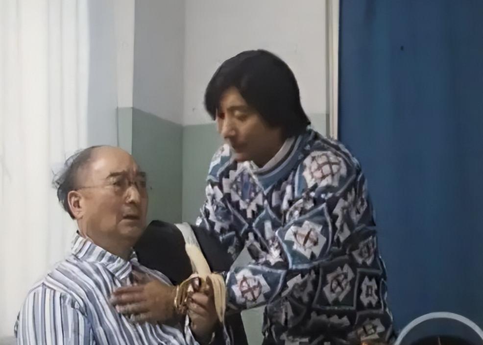 演员陈佩斯小时候过得太幸福，五六十年代，他父亲月工资250元，五七、五八年，五块