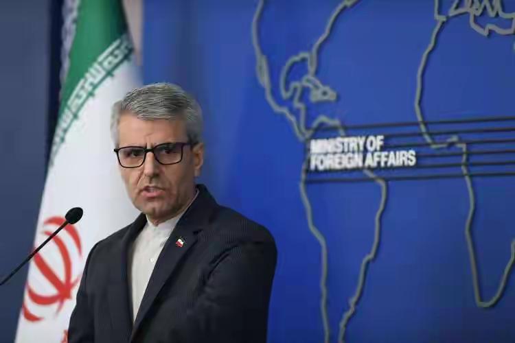 彻底翻车！美国自己人都公开拆台，特朗普这次脸丢大了！这回连自己人都不看好特