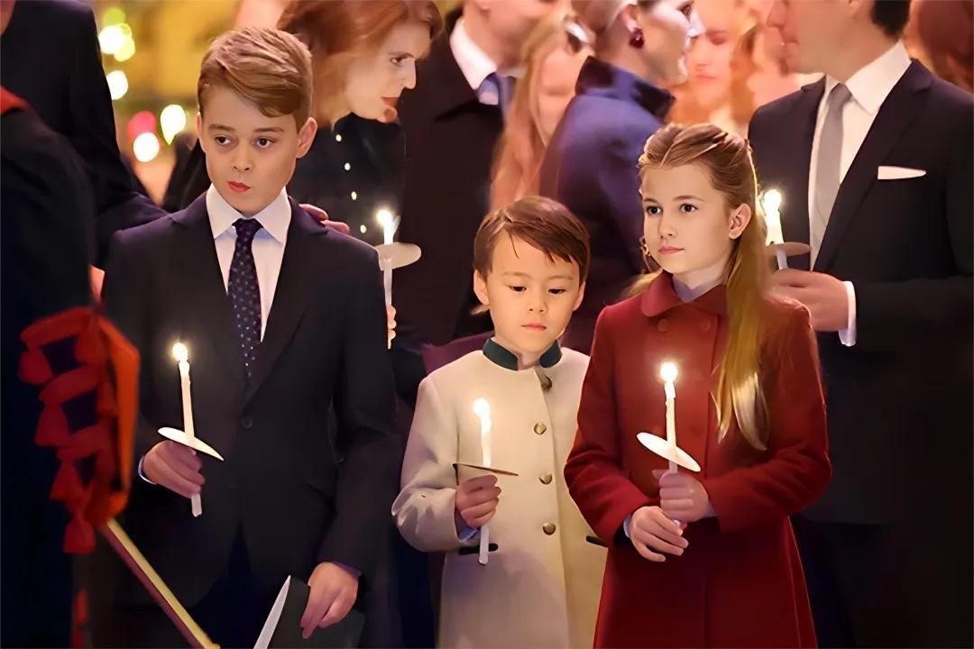 前两年英国王室的圣诞活动中，总是可以看到一张特殊的华裔脸孔小孩，面色淡定的和剑桥