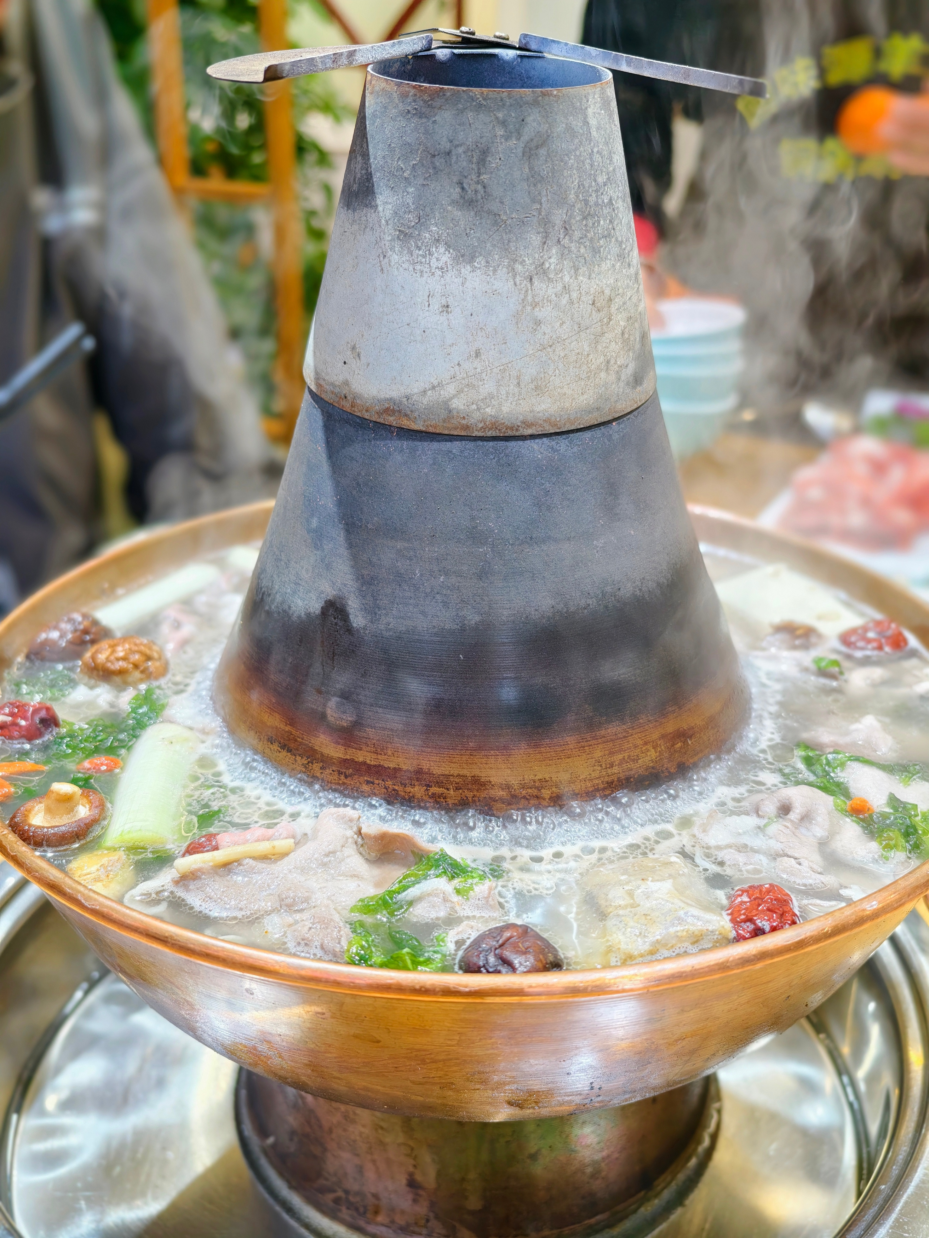 太冷了，出来吃个铜锅涮羊肉～也是时候贴膘过冬了！❄🥶❄未来3天冷冷冷冷冷​​