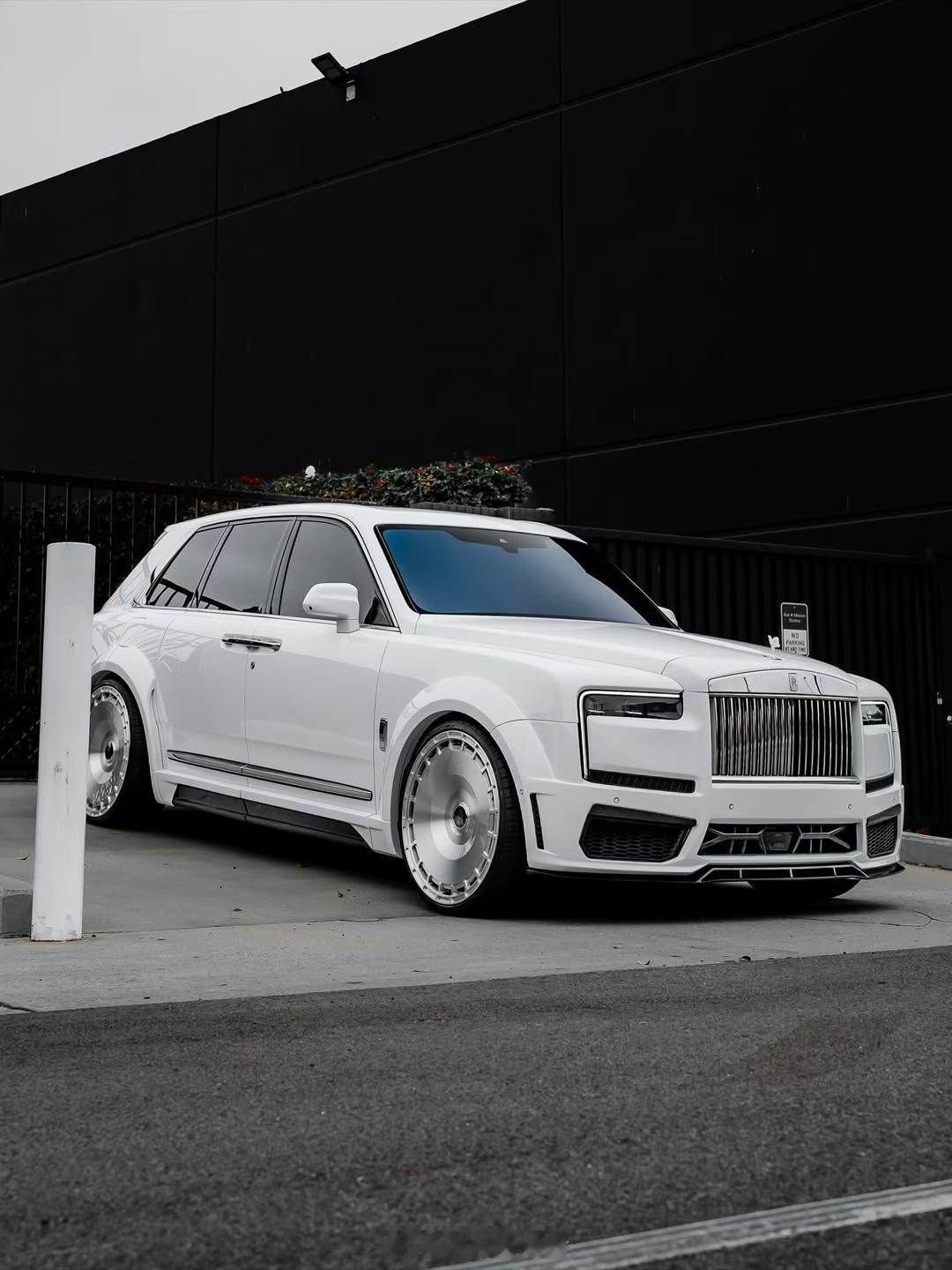 2025款劳斯莱斯库里南1016INDUSTRIES碳纤维宽体套件，全新的外观