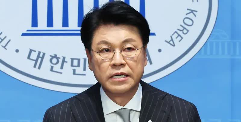韩国前议员自杀这事，真让人忍不住怀疑另有隐情。像涉嫌强奸秘书的前国民力量党议员张