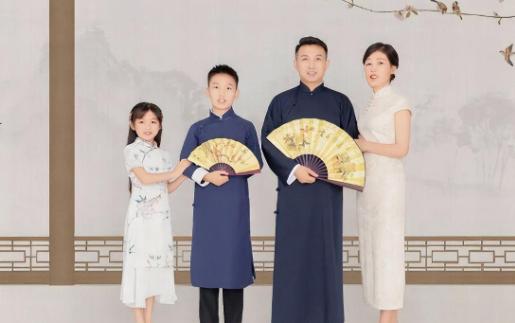 2007年，北大才子陈长志不顾父母反对，执意迎娶了辍学在家的农村毁容女滕子英，如