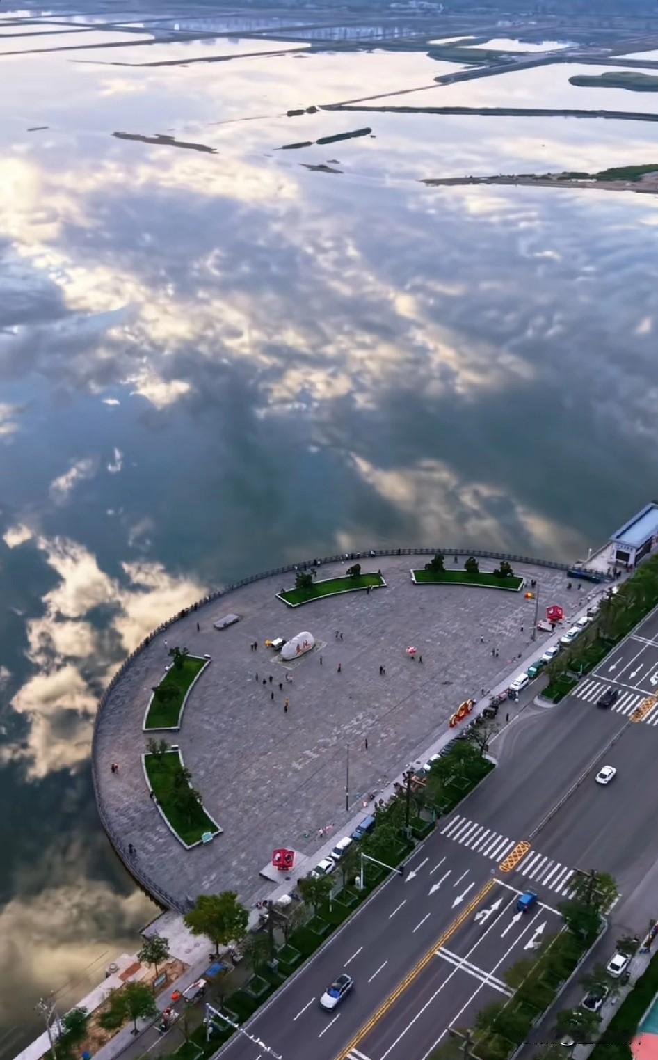 运城是在天空飘着的嘛?以为是南天门计划了，以为在半天空了可能开车到上面脚都打