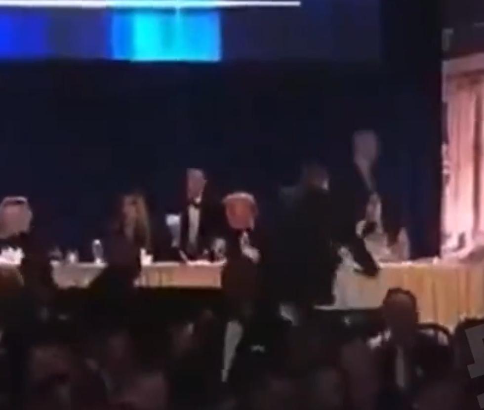 挡在特朗普前面的这位美国特勤局特工，一定会得到重用。当白宫的枪声响起之后，这