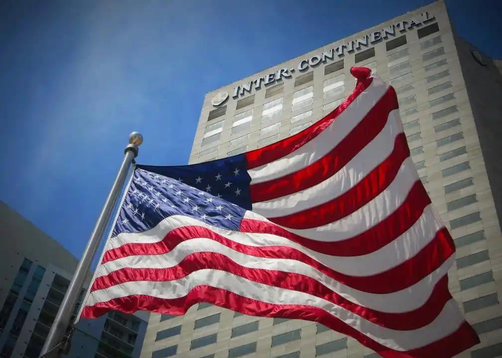 这份“求饶信”出现得颇为滑稽，前脚，美国空军上将米尼汉在备忘录里预测“2025年