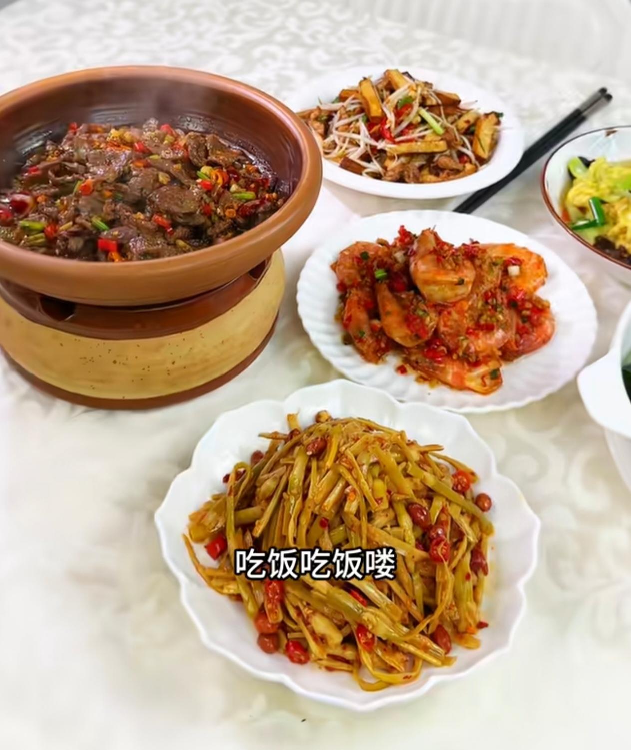 真的搞不懂我家小姑子的心大程度！上次来家里吃饭，嫌弃我做的菜太素