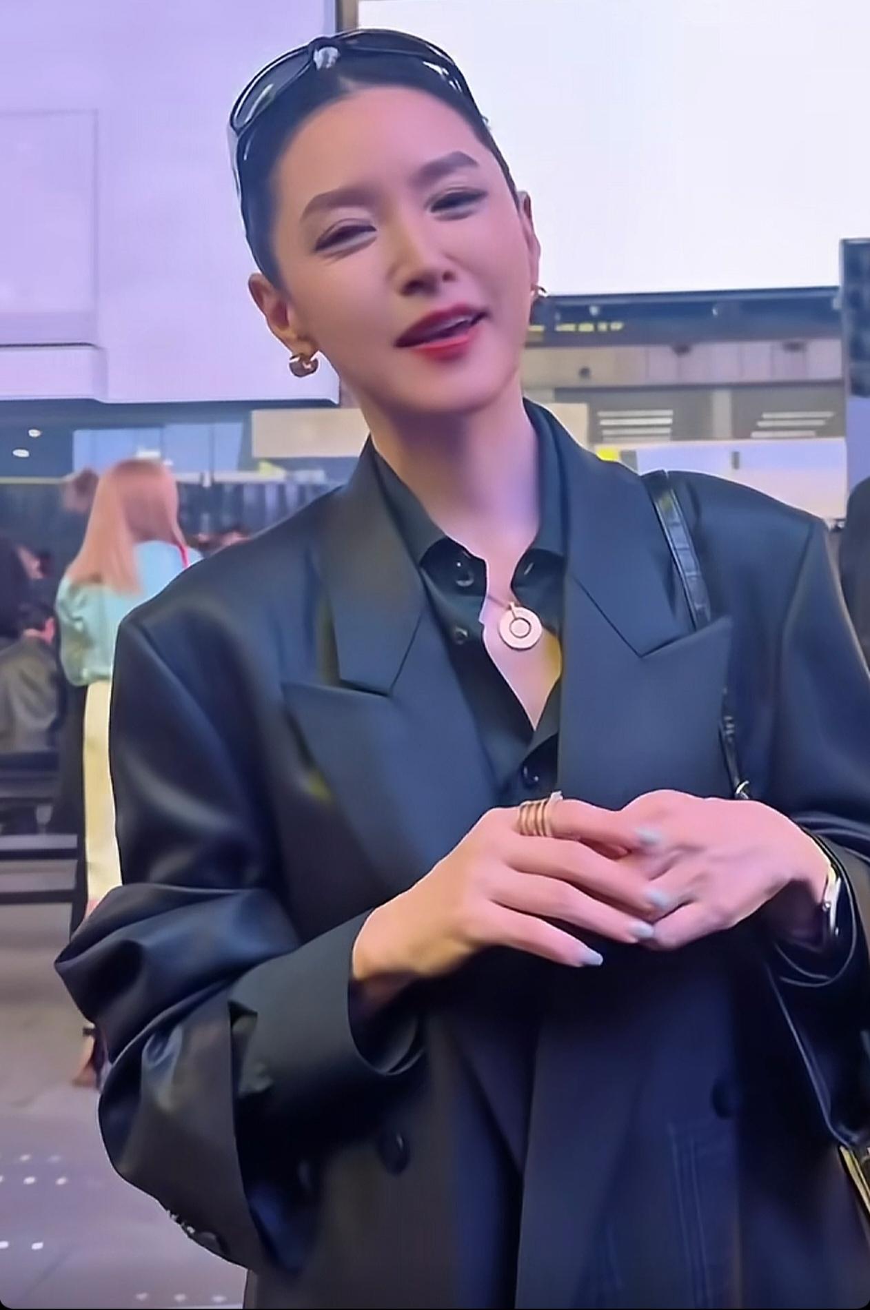 55岁韩国女星李英爱现状：比年轻的时候还年轻！韩国的医美果然名不虚传！