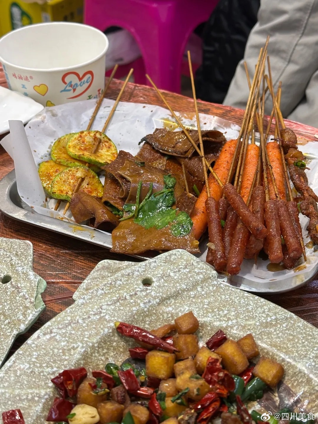 四川小县城达州开江县说起开江，最有意思的就是“巴山小平原”的独特气质，既有山