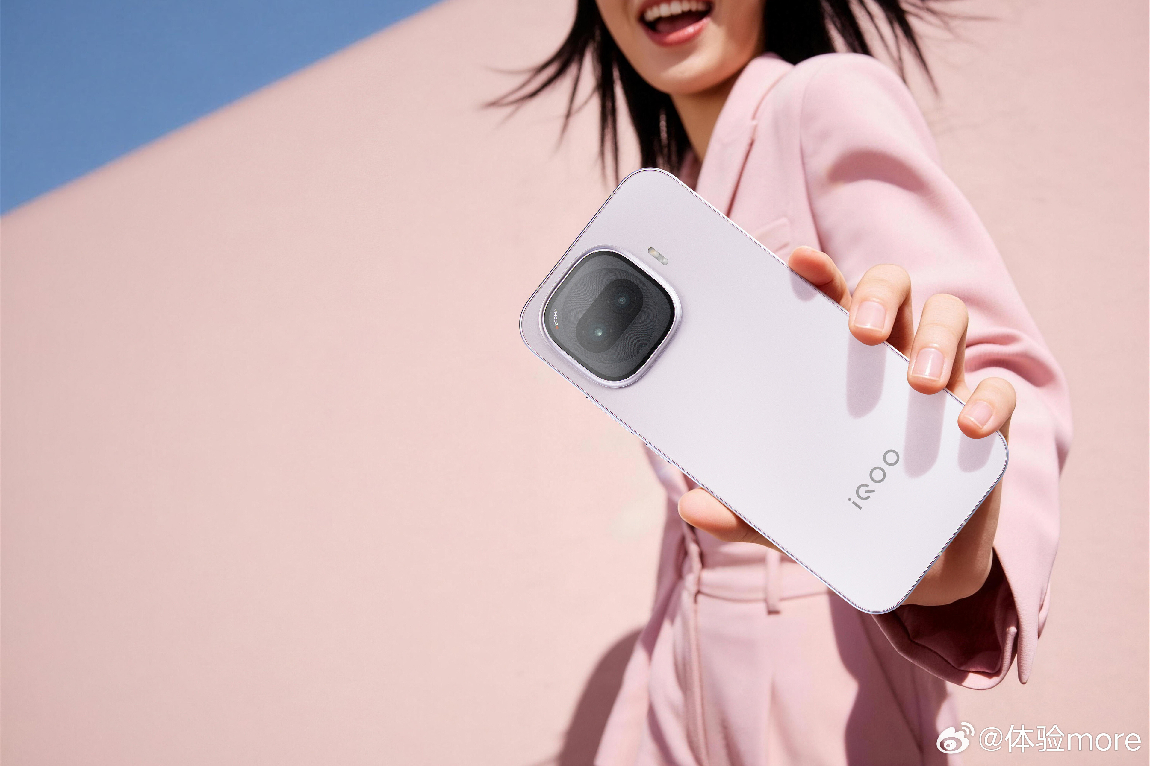 iQOOZ11Turbo手感绝了iQOOZ11Turbo是性能机里少见的6.