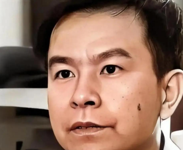 手铐扣上时，李红涛没有喊冤，也没有挣扎。1992年，昆明警方把这个浙江大学毕业生
