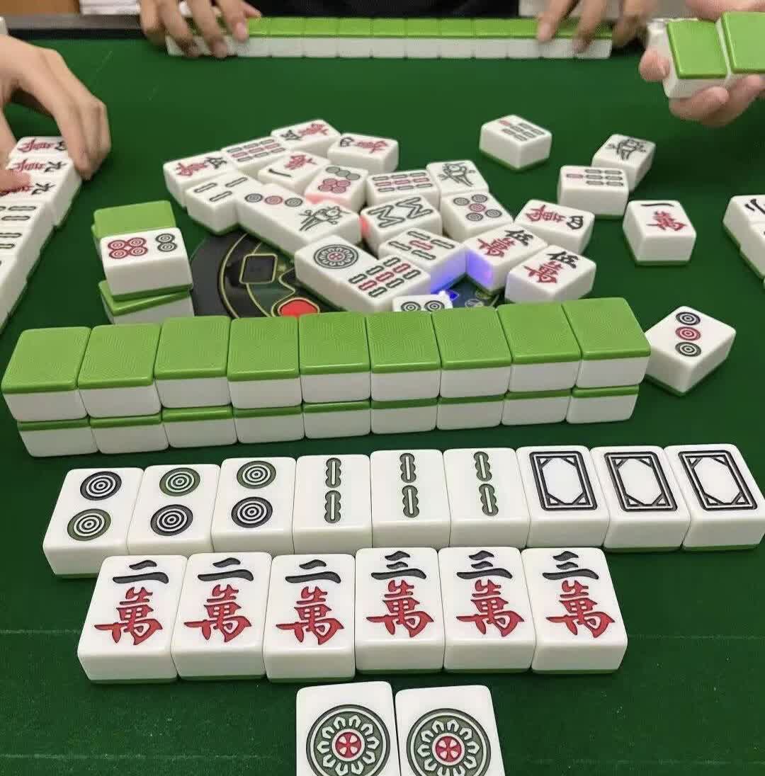 为什么现在个个，都说国庆放假打麻将？友友都说1-8号都打麻将，国