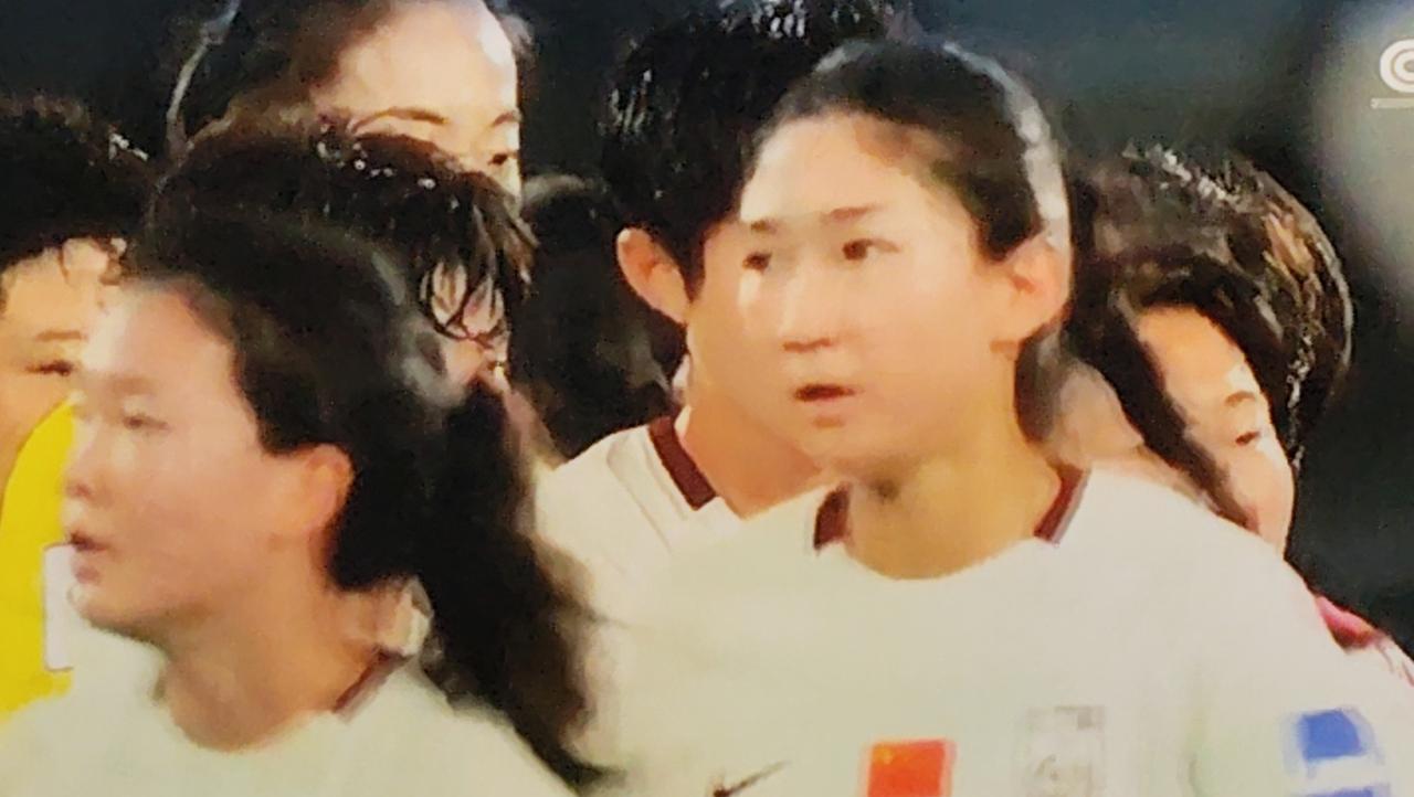 无惧强敌勇冲锋！中国女足四强战迎击澳洲，亮剑亚洲杯凭借加时赛的顽强拼搏，中