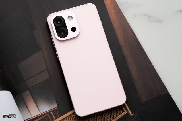 一加13T评测:这次,电池相当于1.7个iPhone16Pro