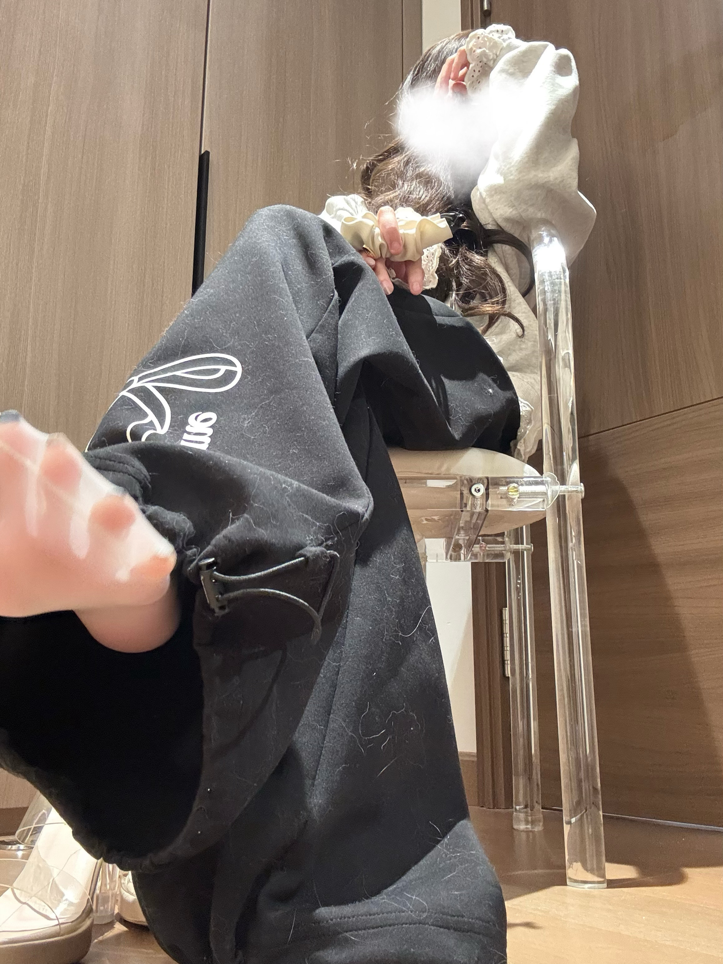 养猫的坏处，就是哪里都粘毛