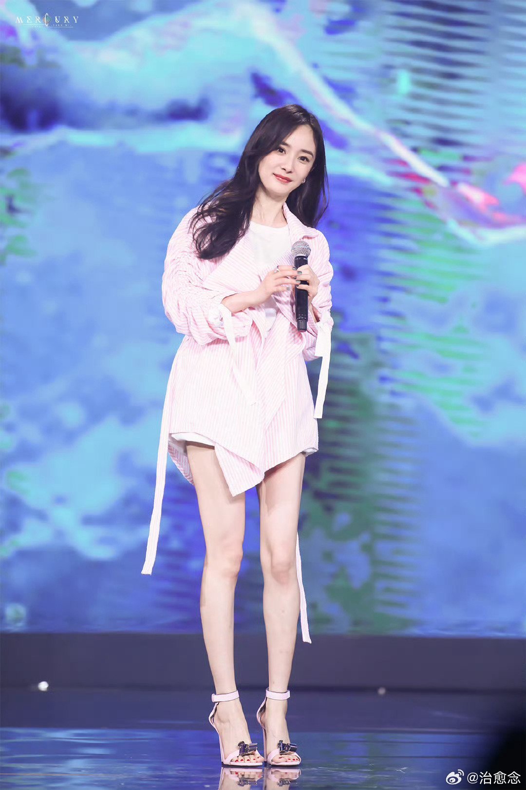 九尾是找杨幂约的稿吗九尾与杨幂专属手绘头像搭配Mi签名实锤狐狸兄妹双向羁绊，难怪