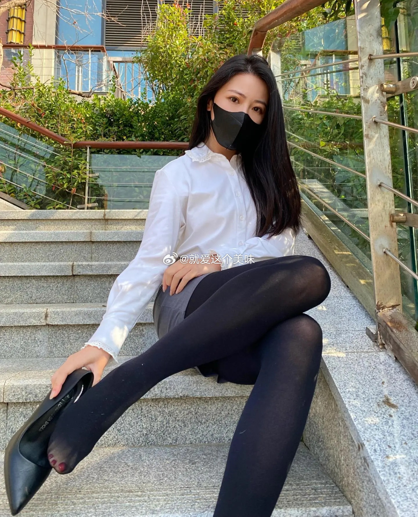 今天真热，脚都出汗臭了