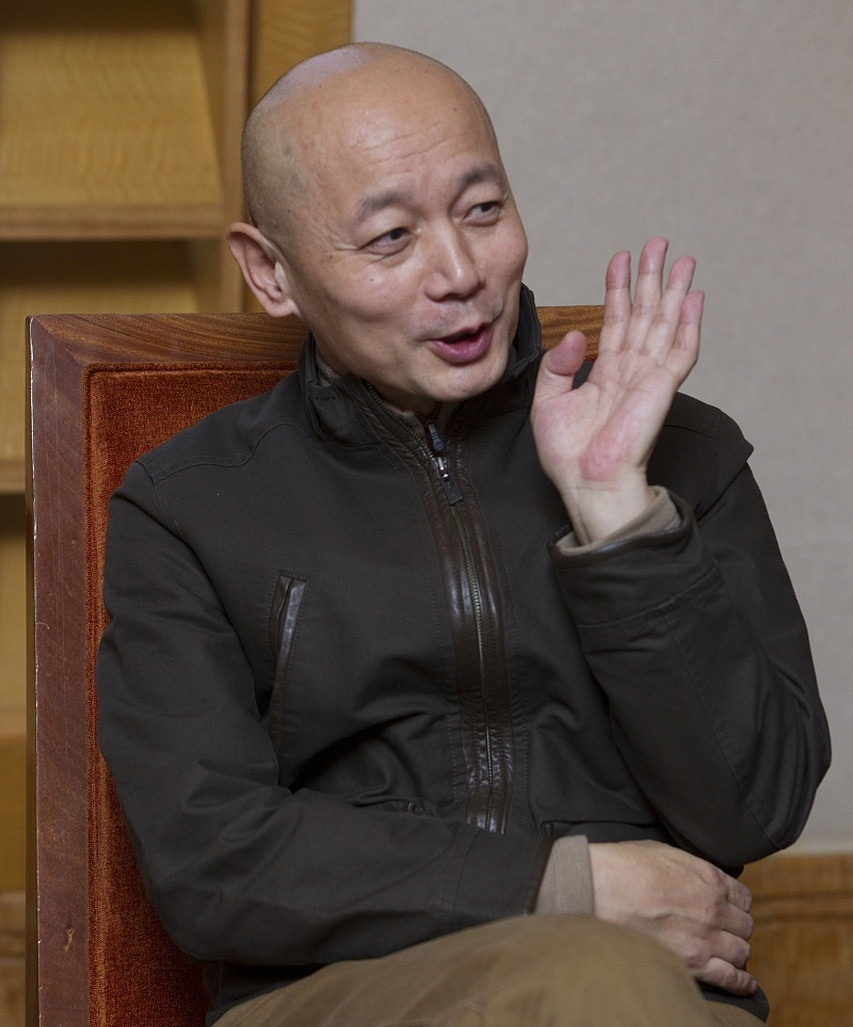1995年，葛优拍戏赚了350万，便将这些钱全部给妻子贺聪保管。谁知，贺聪仅用2