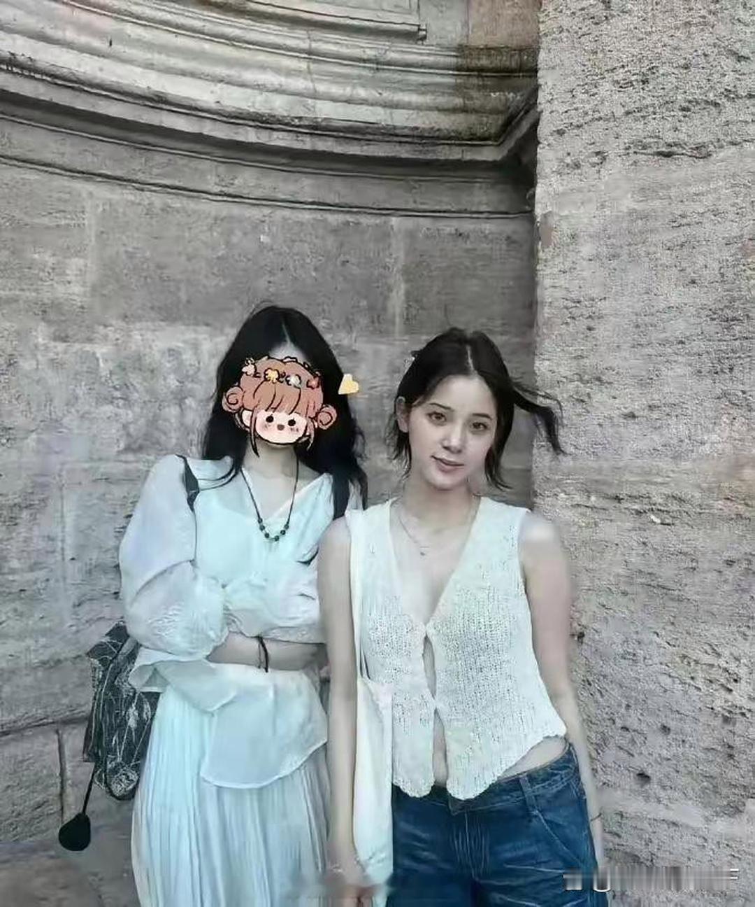 欧阳娜娜这个肚子和腰是真实的吗？