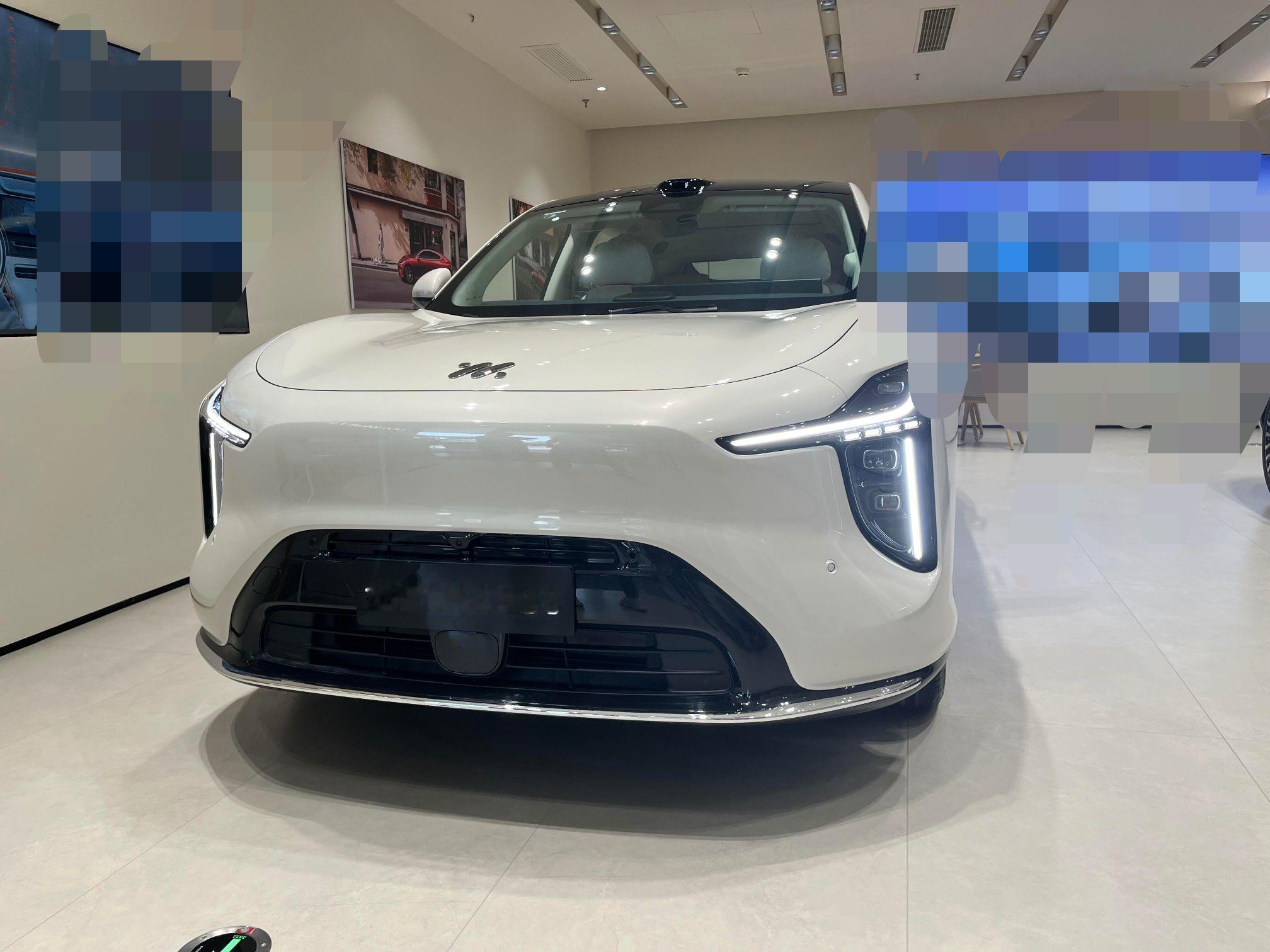 4S店试驾智己LS6：城市路段跑一圈，这台大车比想象中听话这次试驾在城区一家智己4S店完成，到店登记
