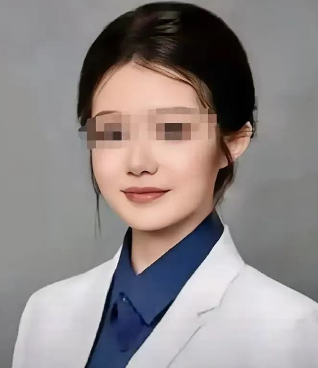 一个董某莹，绊倒了19人！其中董某莹的姑姑班某娟，帮了大忙了，她是北京科技大学的