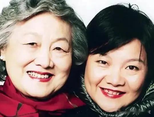 和我一起参与答题挑战活动。很多人说洪晃有“痞气”，其实晃身上的“痞气”源自民