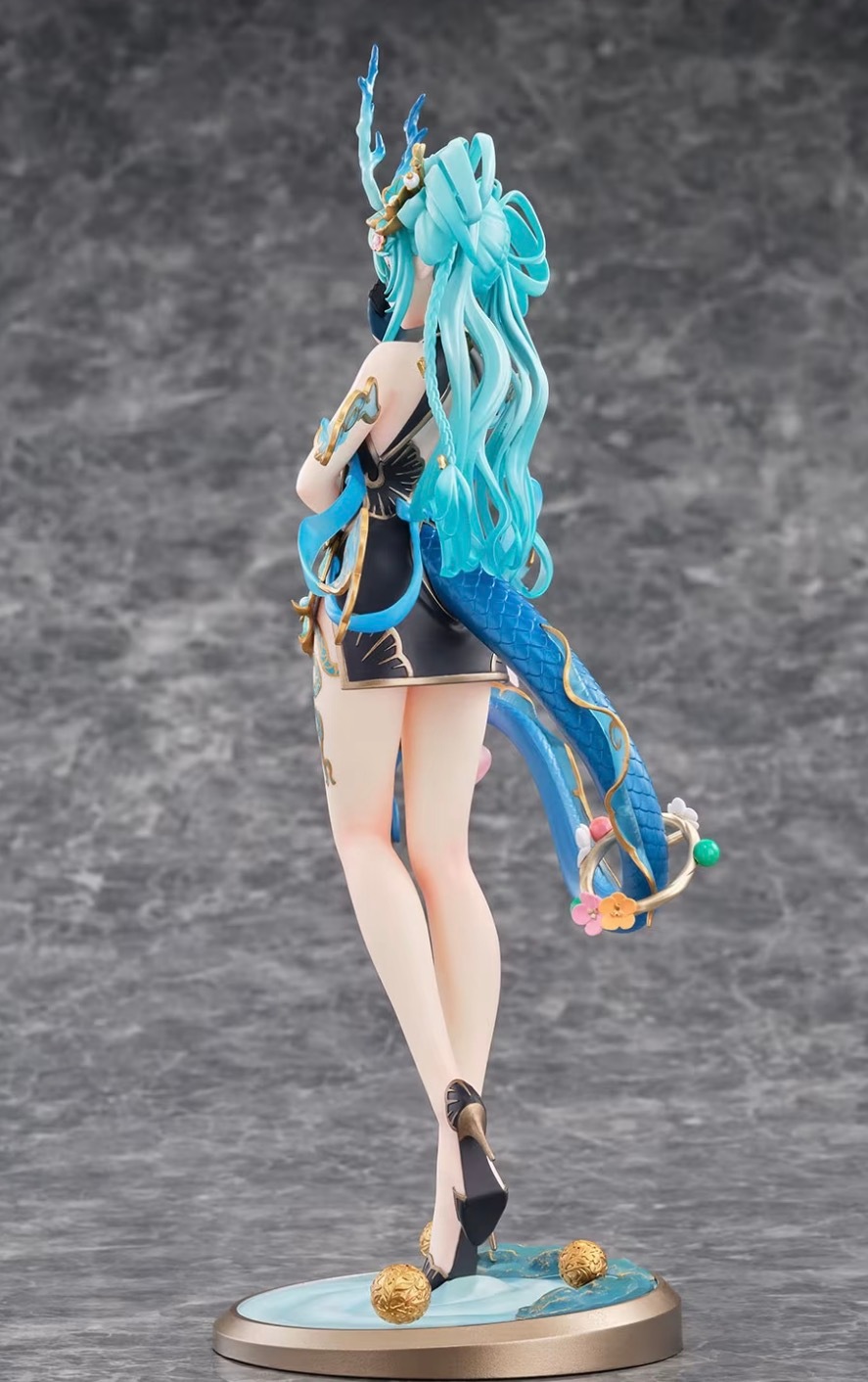 初音未来青龙Ver.1/7比例手办全高约270mm（含底座）国风也太美了吧！