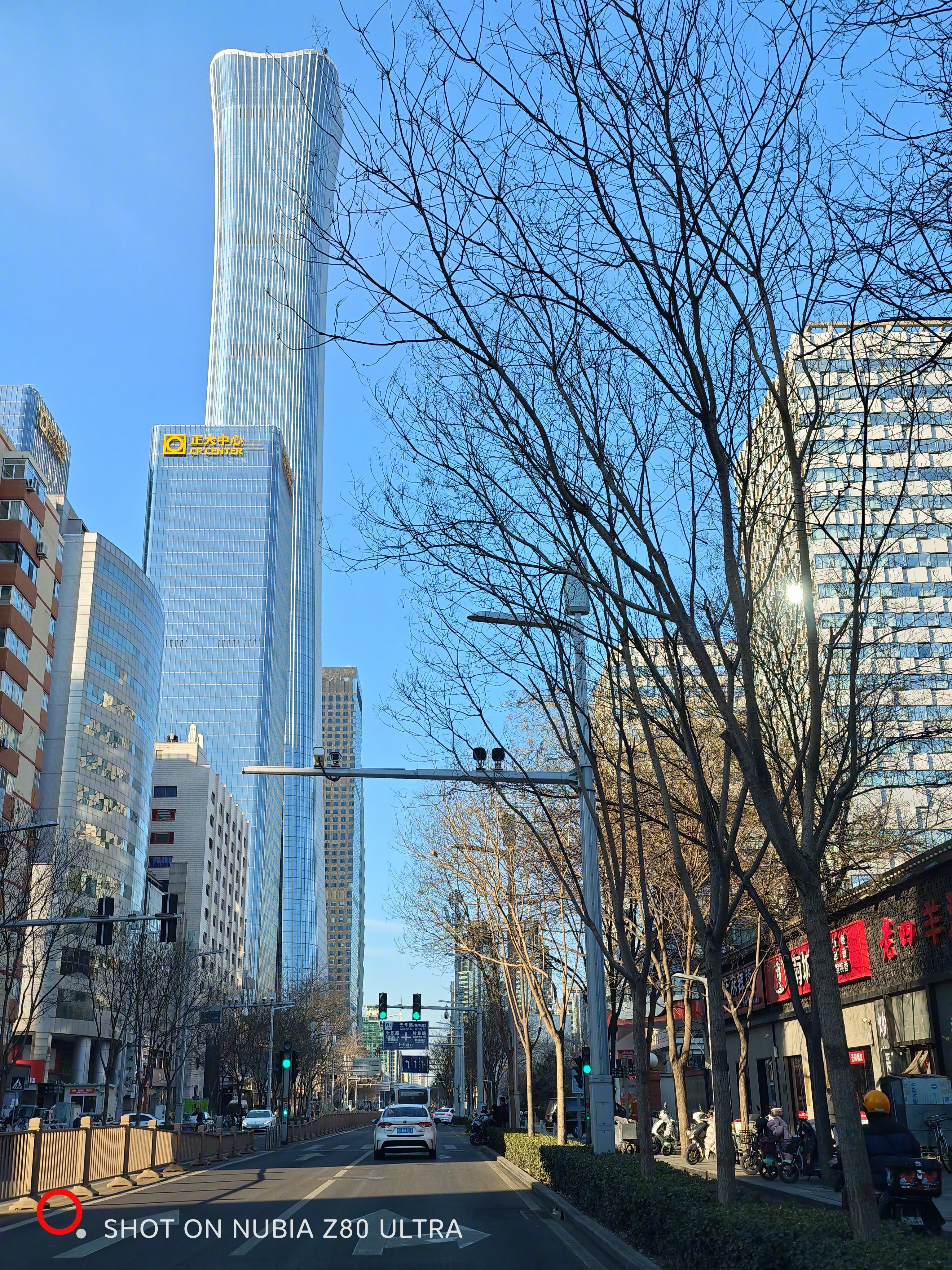 一觉醒来，新年天好晴。心情好极了！一位朋友发信息来，说还我10万块钱，更开心了。