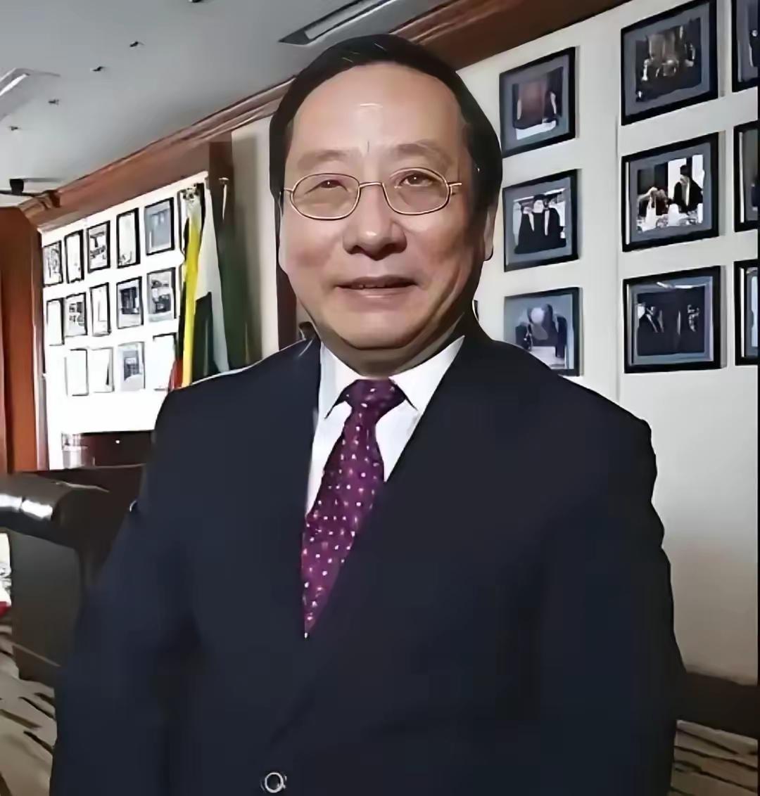 高志凯这一查，属实查到了根子上。​他把那份刚打印出来的档案复印件放在桌上，推给