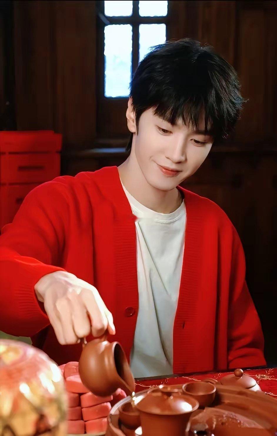 陈哲远和白鹿这对“欢喜冤家”，贡献了除夕夜的笑点，两个人都是很好的宝宝而且两个人