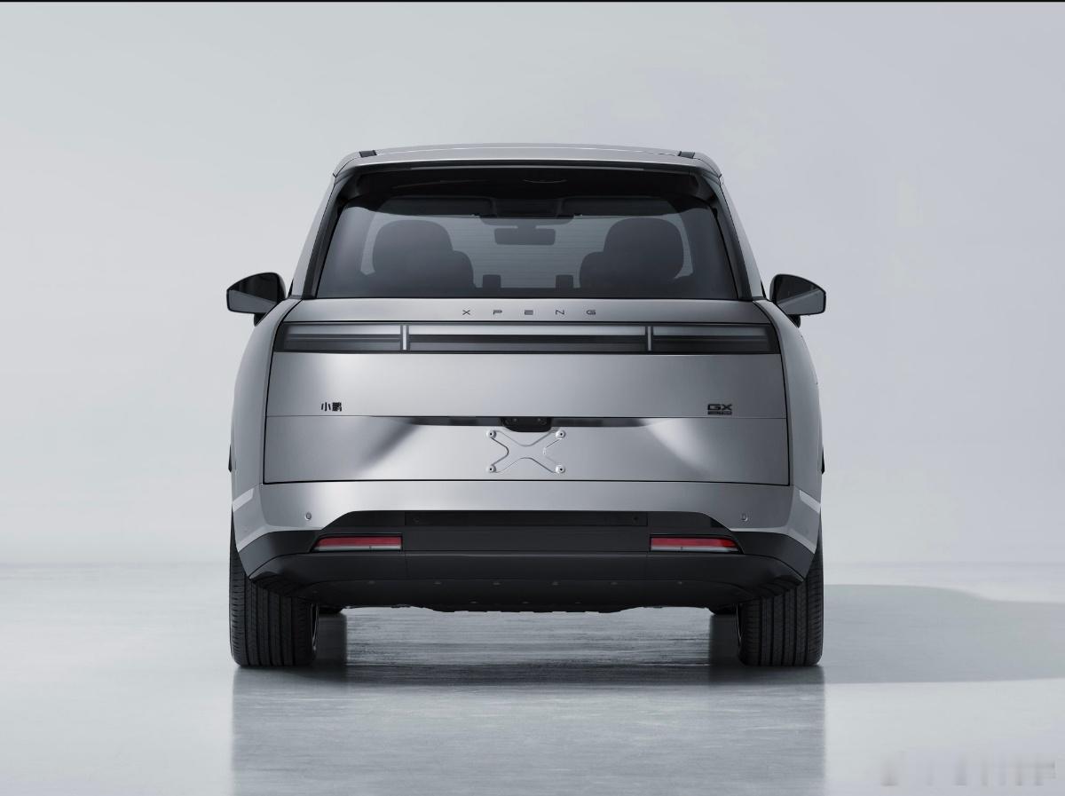 小鹏GX，这个也大5265*1999*1800mm，轴距3115mm。2米宽