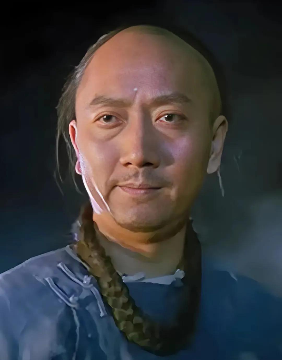 还认得这位港星吗？总演武功高强的反派，已退圈24年了他的名字叫任世官，出身演艺