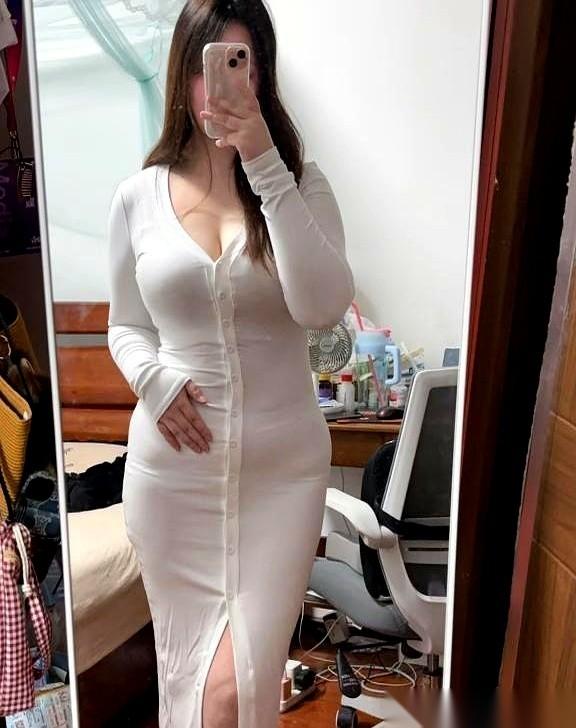 刚吃完一碗面的肚子，千万别手贱去试新衣服。真的，会谢。那条在购物车里躺了半个