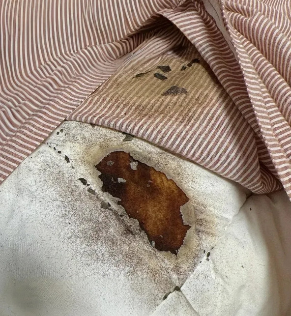 河北，一名女子的女儿半夜睡觉的时候，总是说身上特别痒，女子怀疑是被子的问题，于是