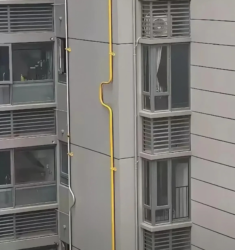 这里为什么要弯一下，能起什么作用？