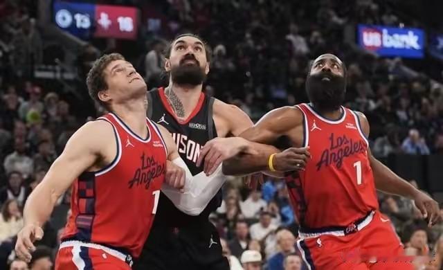 2月3日！随着哈登申请交易，这3支球队或许最适合他:一、火箭队。目前火箭队