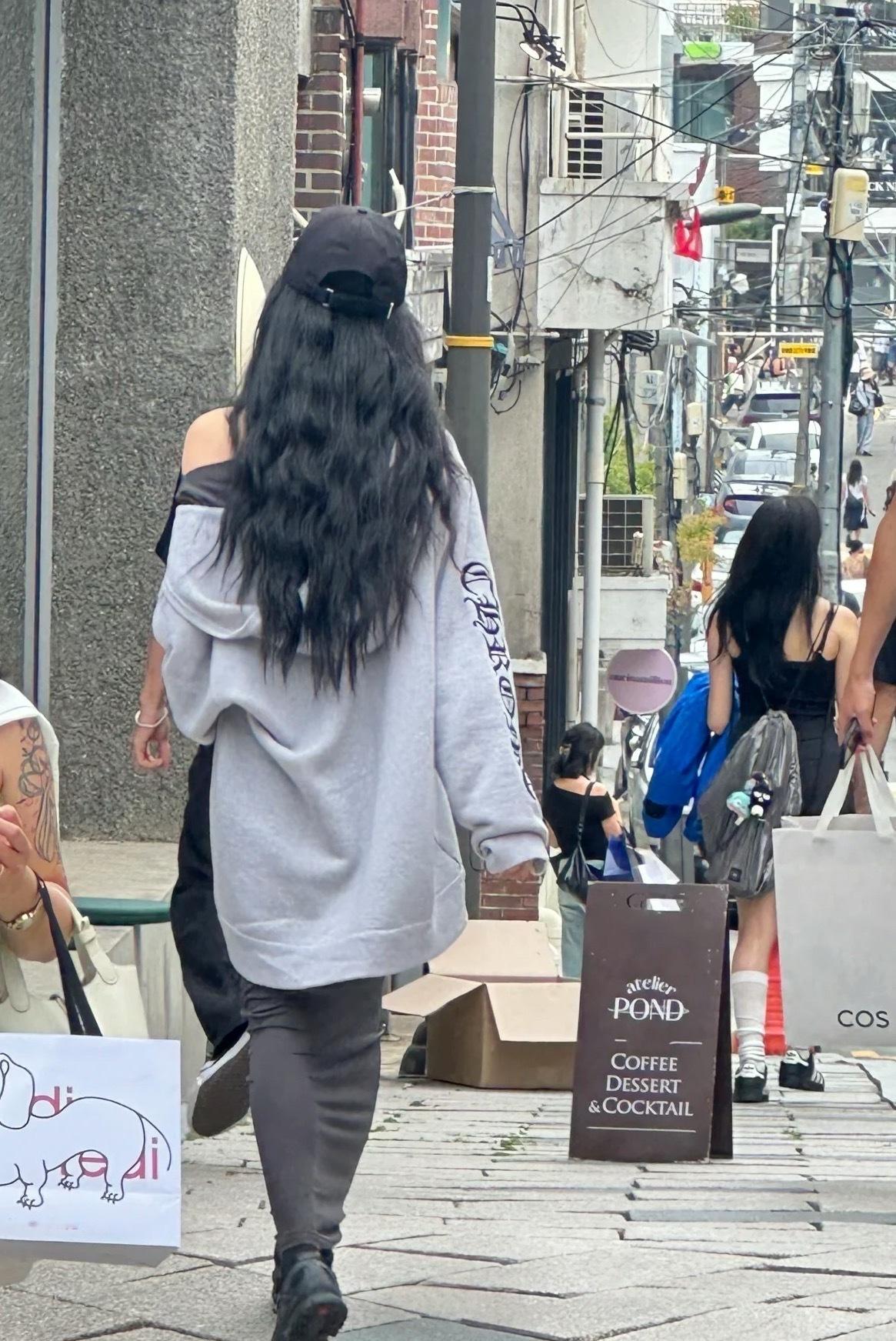 王勉和美女约会又不是爱豆没人在意他谈不谈​​​