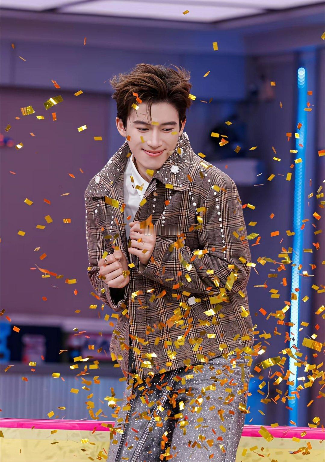 王星越没火，不是不够努力，是同公司许凯刚杀青两部剧，夏之光新剧待播，而于正今年只