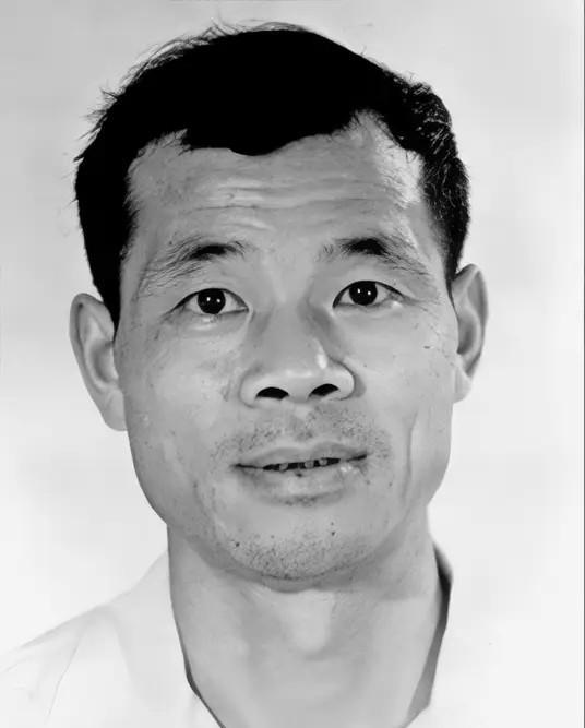 1982年6月16日，医生遵照罗健夫的遗愿解剖了他的遗体，惊愕地发现他全身布满癌