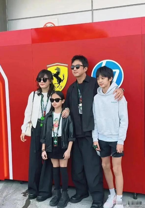 邓超孙俪是真的把“爱”写进生活里了！别家晒蛋糕，他们家直接整双份！哥哥1