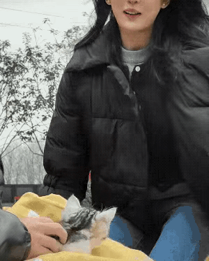 小姐姐：这人是有病吗？