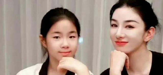 毒贩之女凭什么出道？缉毒警家属：我们的孩子连名字都不敢用！一个12岁小丫头片子