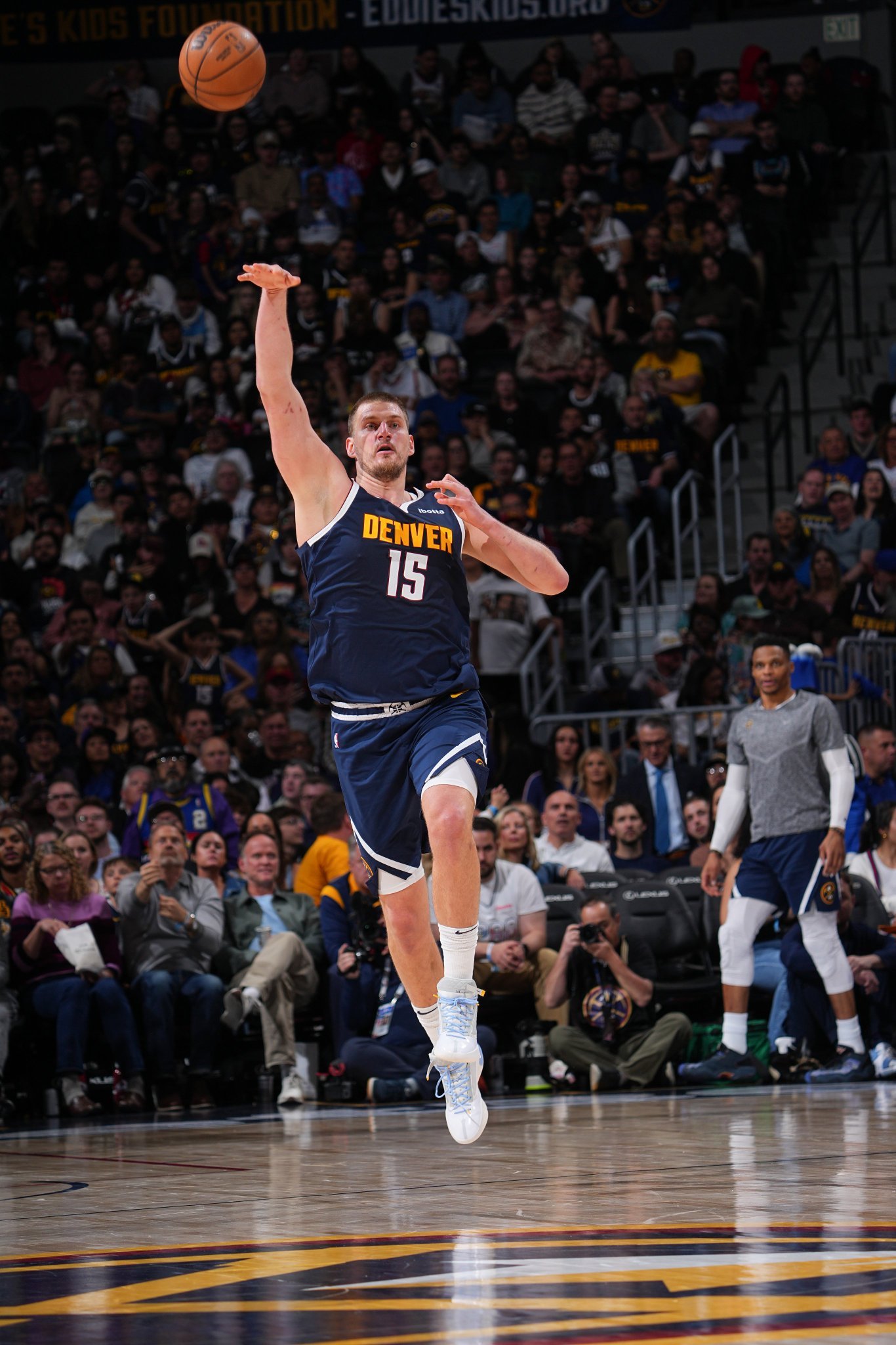 NBA宣布，每节最后一次半场尝试的投篮如果不中，不会算作球员自己的投丢，改算为球