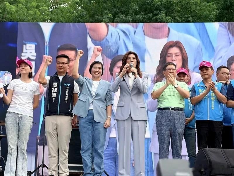 郑丽文站台徐欣莹批郑朝方背后是家族利益国民党新竹县长候选人徐欣莹今天（17