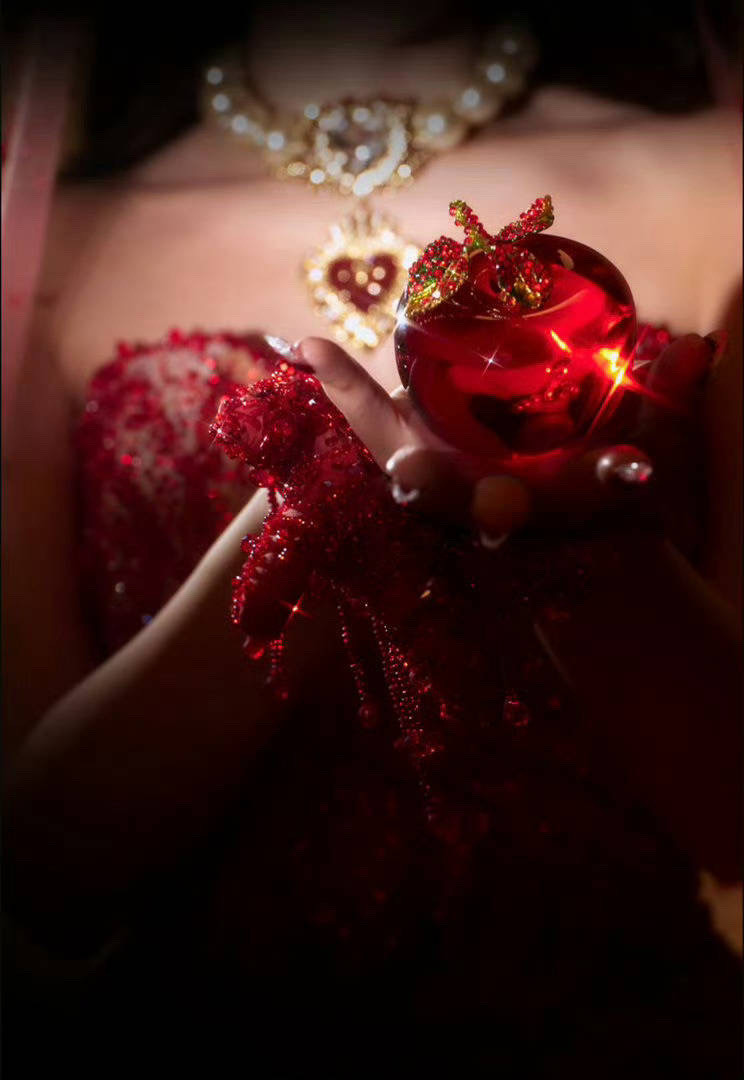 天天吵人家主理人，自己捧个苹果啥意思，想当🍎主理人了？