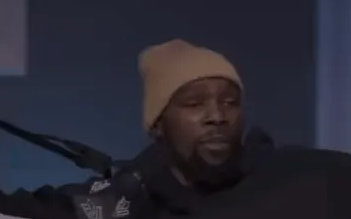 火箭球员凯文-杜兰特在一档博客节目中谈到了控球后卫。杜兰特表示：“我需要我的控